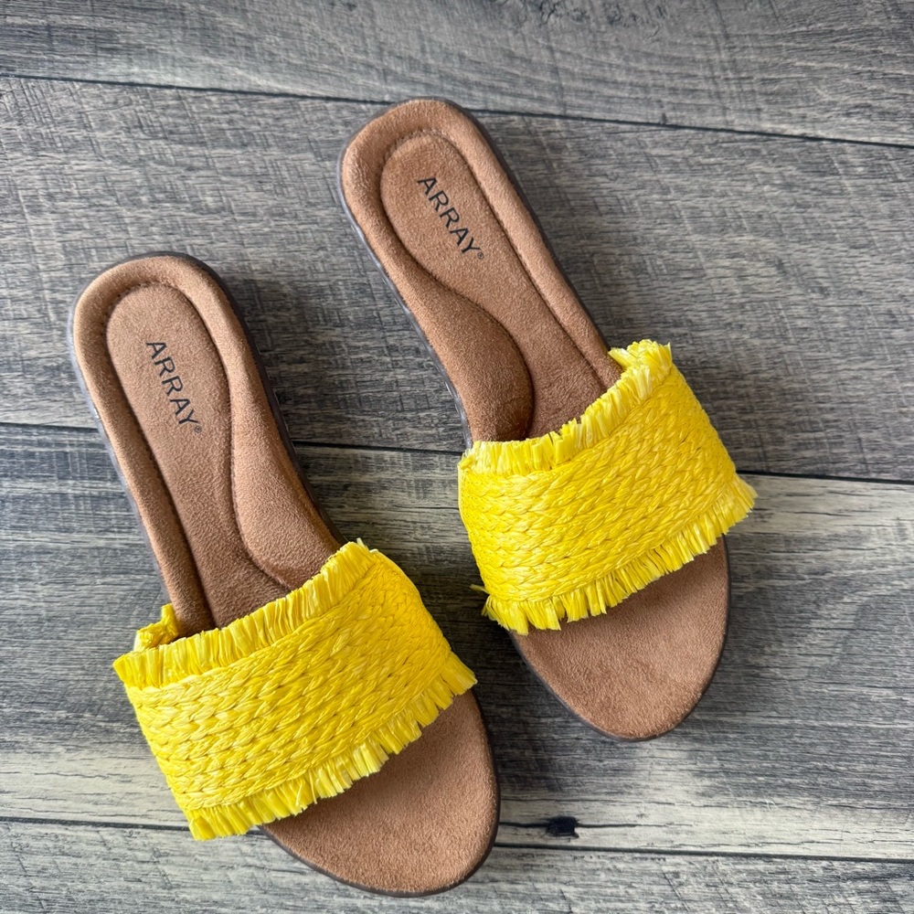 Array Bright Sunshine Yellow Women's Sandals Slip-on Woven Straw Size 9
